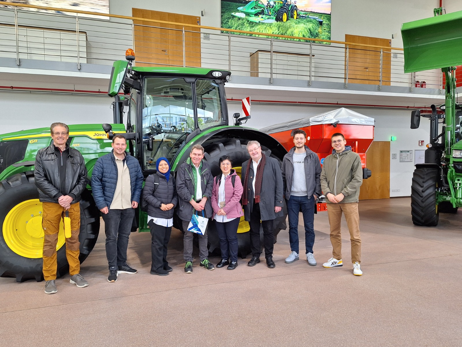 KUNJUNGAN HORMAT KE SYARIKAT JOHN DEERE, MANNHEIM JERMAN