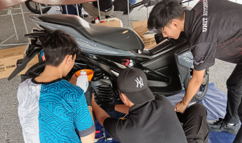 PROGRAM PROFESOR TURUN PADANG: SERVIS MOTOSIKAL - PENUKARAN MINYAK HITAM