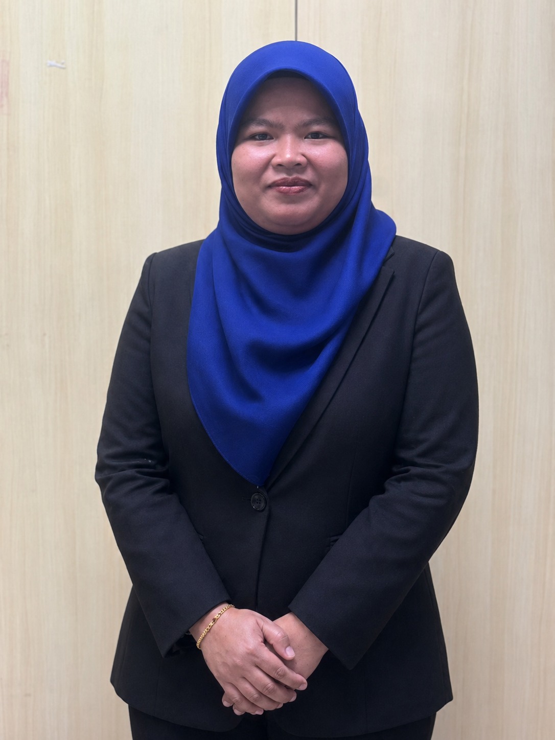 Cik Noraisah Mahasan